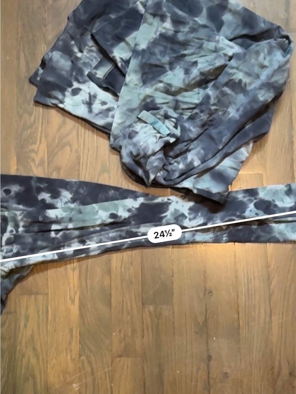 lululemon align diamond dye 25” pockets - scarf to match Set - Picture 3 of 3
